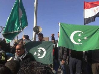 رفع علم الاستقلال وشاشات ضد العسكر بإمبابة وغدا في مساكن شيراتون