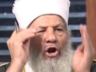 قدم اليوم الداعية الإسلامي يوسف البدري و11 محامياًبلاغا ضد سامح نجيب