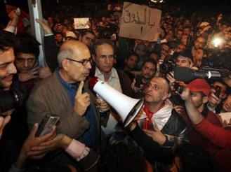 &nbsp;

&nbsp;

&nbsp;

قرر د. محمد البرادعي التنحي عن
الترشيح