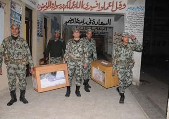 &nbsp;قام قوات الجيش &nbsp;بالتدخل وإنهاء أعمال عنف بمحافظة قنا أدت