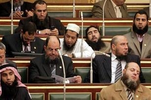 بدأ برلمان الثورة من وهلته الأولى ليكون برلمانا يمثل مشهد جديد والأول