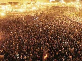 انتشر على موقع اليوتيوب فيلم وثائقي للمخرج مؤمن أحمد، يحث الشعب على