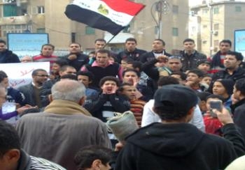 ” يا نجيب حقهم يا نموت زيهم، يسقط يسقط المشير” كلمات رددها متظاهرو