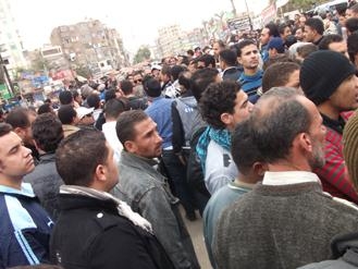 &nbsp;شهد ميدان الاربعين مساء أمس السبت تجمعات للتيارات الدينية من