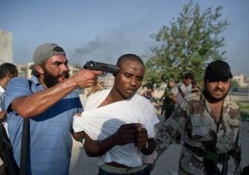 الحرب الأهلية تضرب بعنف أبواب ليبيا