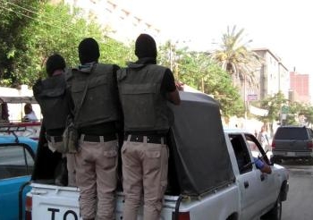دوريات لفرق عمليات خاصة بملوي بعد تفكيك قنبلة بجوار مستوصف قبطي