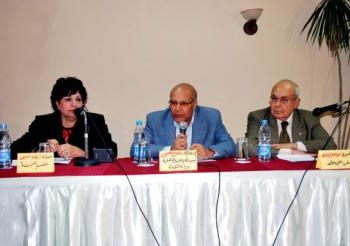 أقامت لجنة الفنون التشكيلية بنادي الصيد ندوة للفنان الدكتور صلاح