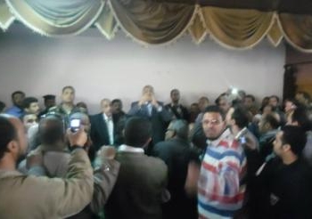 التقى اللواء محمد عبد المنعم هاشم &nbsp;محافظ السويس مع العاملين