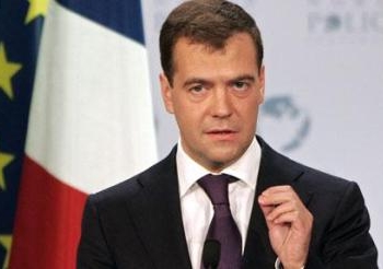 مدفيديف: على روسيا وأمريكا منع نشوب حرب أهلية في سورية