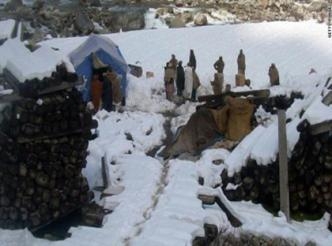 إنهيار جليدي يدفن أكثر من 100 جندي بباكستان
