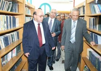 مكتبة عامة ومعرض   “امواج” فى  قصر ثقافة الغردقة