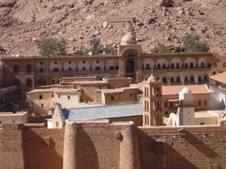 مشروع لتطوير وترميم مكتبة دير سانت كاترين