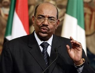 السودان يطلب تدخل “الجامعة” ويتعهد “تحرير” الجنوب وإطاحة سلطته
