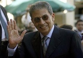“معاريف”: تنتظرنا أيام سوداء إذا أصبح “عمرو موسي” رئيسًا لمصر