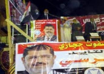 حجازي : منافسون لمرسي ينادون بالشريعة أحدهما أخرج نفسه من المنافسة
