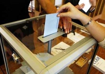 بدء فرز أصوات الناخبين فور خروج آخر ناخب