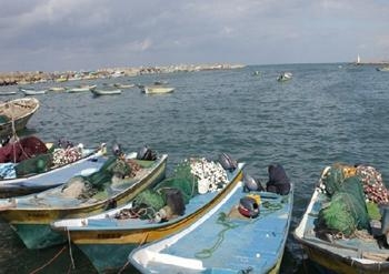 تقرير حقوقي أوروبي يوثق الانتهاكات الإسرائيليةبحق الصيادين في قطاع غزة