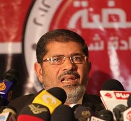 مرسي يعد بتشكيل” مؤسسة رئاسية” تضم الرجال والنساء والشباب والأقباط