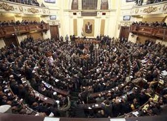تحويل مناقشات الإخوان حول المحاكمات إلى دعاية لمرشحهم الرئاسى
