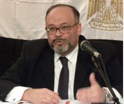 القانون الدستورى المفترى عليه من العاملين بالسياسة