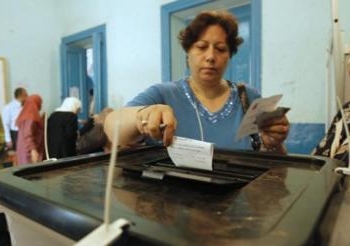 حصاد اليوم الأول للانتخابات: تجاوزات بالجملة للإخوان وحضور قوى للأقباط