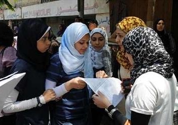 في امتحانات الثانوية العامة:نقل ملاحظ للمستشفي بعد إصابته بضربة شمس