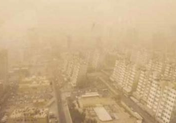 العاصفة المدارية ديبي تجتاح اجزاء من ولاية فلوريدا الامريكية