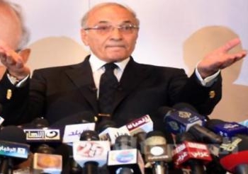 الفريق شفيق يؤسس حزبا بعد عودته من العمرة