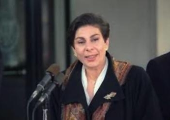 عشراوي : زيارة كلنتون للمنطقة لن تحدث تقدما في ملف عملية السلام