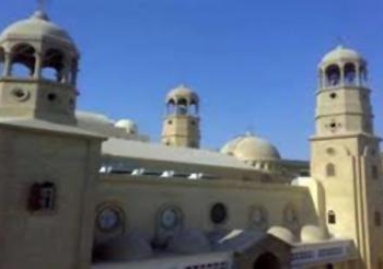 بعد جنازة معاذ.. حرق ونهب منازل الأقباط فى دهشور
