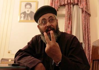 القس تكلا عبد السيد : محاولات حل أزمة دهشور مستمرة