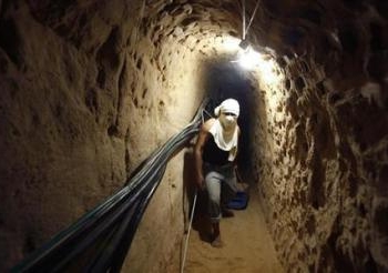 مصر تنفى صدور قرار بتدمير الانفاق التى تربط بين رفح وغزة