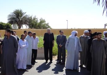 محافظ المنيا يطلق أسماء شهيدي المنيا في اعتداءات رفح على طريق