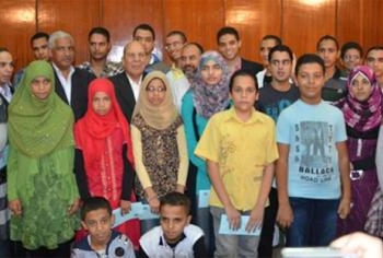 لبيب يكرم أوائل الشهادات العامة بقنا