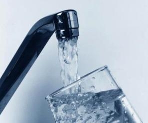 البرعى يشكل لجنة فورية لفحص عينات مياه الشرب لمراكز أسيوط