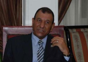 الوقف عن العمل ثلاثة أشهر  والإحالة للنيابة جزاء تزوير تأشيرة الوزير