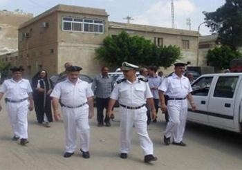 10 تشكيلات أمنية لإعادة الإنضباط إلي موقف محرم بك بالإسكندرية