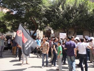 “الشعب يريد إخلاء الميدان ” أبرز هتافات الوقفة الاحتجاجية اليوم