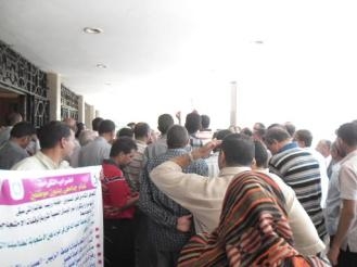 موظفو الجامعة يهددون بإضراب عن العمل أول أيام العام الدراسي الجامعي