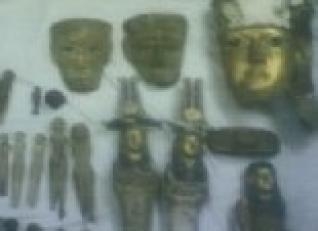 ضبط جداريات أثرية بمنزل عامل بمسجد بأبوقرقاص