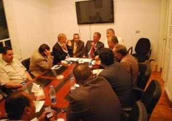 عمرو موسي يستقبل مؤسسي حزب الوحدة