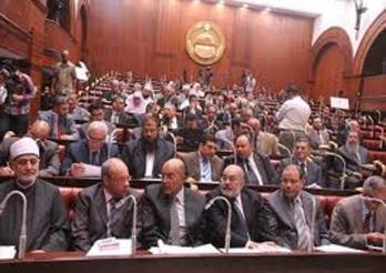 التأسيسية تحسم مواد انتخابات الرئاسة والخلاف على بقاء الرئيس