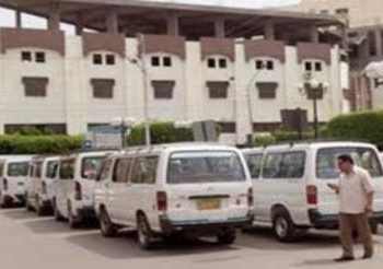 احتجاج سائقي الميكروباص بالمنيا  للمطالبة بتغيير خطوط السير