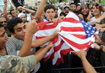 نقد الفن بالكلمة خيرٌ وأبقى