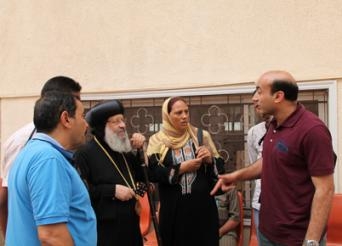 اتفاق بين الأسر المسيحية والمحافظ على العودة لرفح وتعهد بحمايتهم