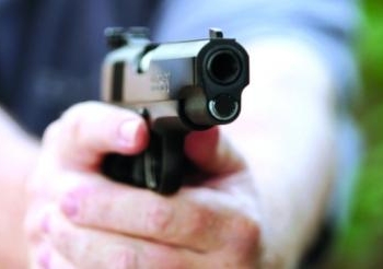 بلطجية يقتحمون مكتب محامي قبطي بني سويف ويهددونه بالقتل