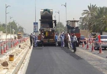 وزير النقل يوافق على رصف طريقى أسيوط / طما الزراعى والمطار بطول 53كم
