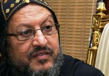 الأنبا مرقص:يطالب الشرطة بسرعة ازالةاللافتة السلفية من على أرض الكنيسة