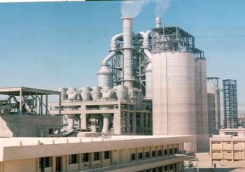 انهاء إضراب عمال مصنع الاسمنت بالمنيا بعد تفاوضهم مع الإدارة