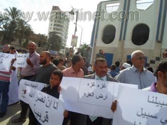 مظاهرات الإخوان بالسويس تهتف: اكبر رد على السفاح يلا نودى لغزة سلاح